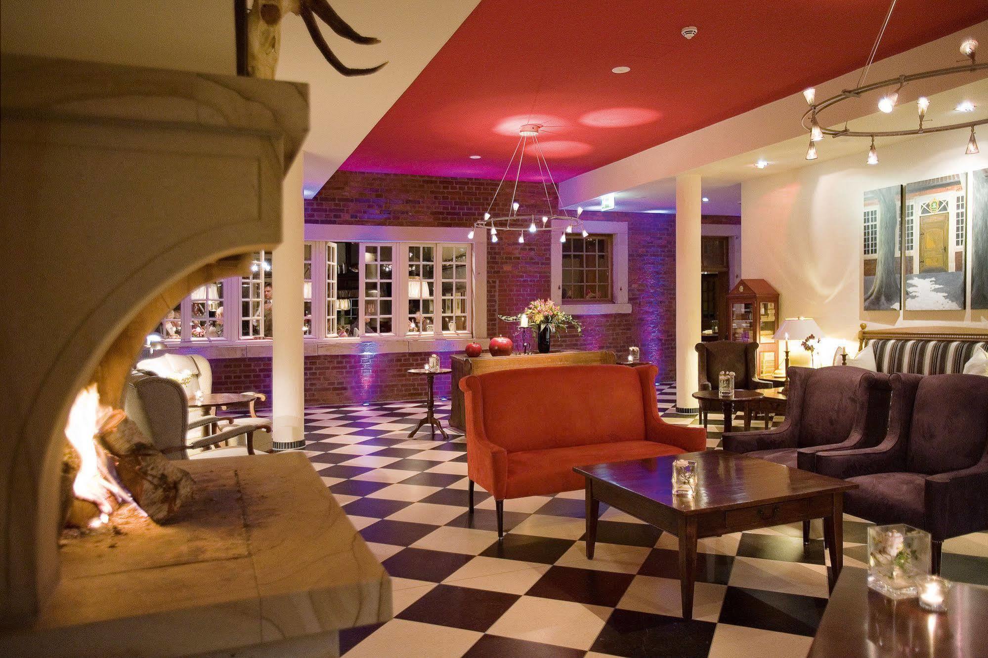 Romantik Hof Zur Linde Hotel 4*